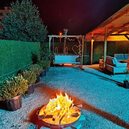 شقة Bungalow With Shared Garden Near Beach بورصة