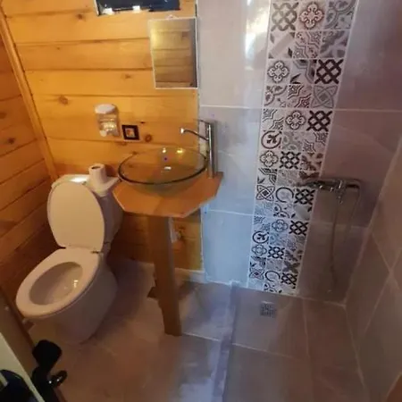 Bungalow With Shared Garden Near Beach شقة بورصة